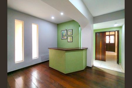 Apartamento para alugar com 81m², 2 quartos e 1 vagaFachada e portaria