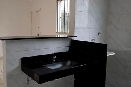 Cozinha de apartamento para alugar com 2 quartos, 45m² em Cabral, Contagem