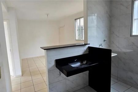 Cozinha de apartamento para alugar com 2 quartos, 45m² em Cabral, Contagem