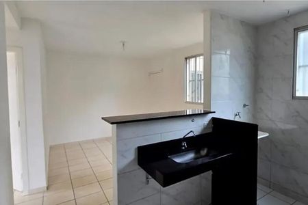 Cozinha de apartamento para alugar com 2 quartos, 45m² em Cabral, Contagem