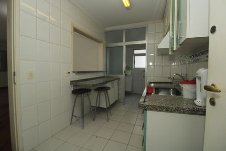 Apartamento à venda com 86m², 2 quartos e 2 vagasCozinha