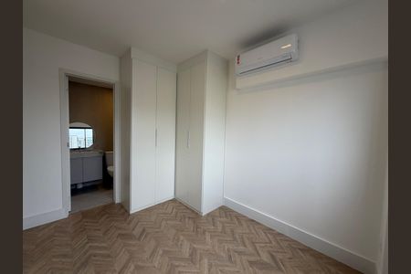 Suíte  de apartamento à venda com 2 quartos, 45m² em Barra Olímpica, Rio de Janeiro