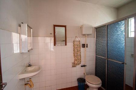 Casa para alugar com 100m², 3 quartos e 2 vagasBanheiro da Edícula