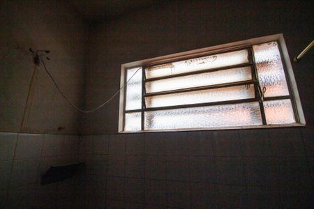 Casa para alugar com 100m², 3 quartos e 2 vagasBanheiro da Edícula