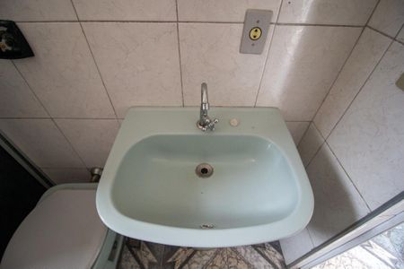 Casa para alugar com 100m², 3 quartos e 2 vagasBanheiro