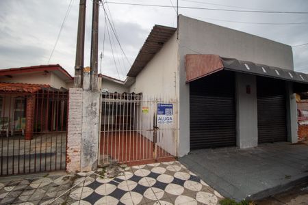 Casa para alugar com 100m², 3 quartos e 2 vagasFachada