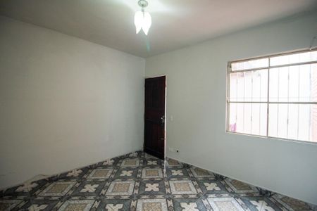 Casa para alugar com 100m², 3 quartos e 2 vagasSala