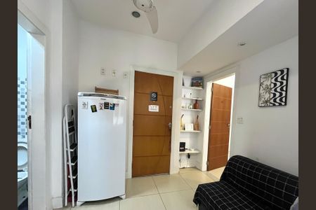 Sala  de apartamento à venda com 1 quarto, 28m² em Copacabana, Rio de Janeiro