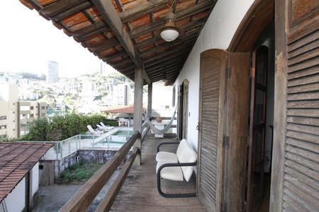 Casa para alugar com 365m², 5 quartos e 8 vagasVaranda