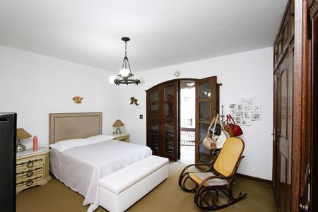 Casa para alugar com 365m², 5 quartos e 8 vagasQuarto 4 - Suíte