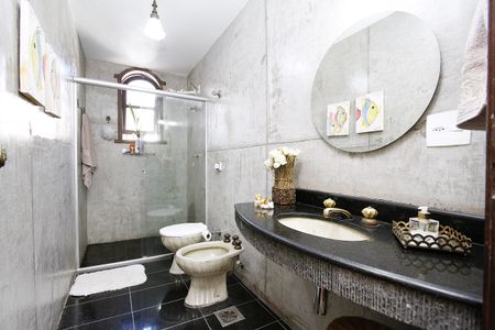 Casa para alugar com 365m², 5 quartos e 8 vagasBanheiro Social