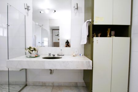 Casa para alugar com 365m², 5 quartos e 8 vagasBanheiro do Quarto 4