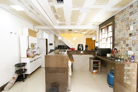 Casa para alugar com 365m², 5 quartos e 8 vagasCozinha 2