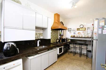 Casa para alugar com 365m², 5 quartos e 8 vagasCozinha