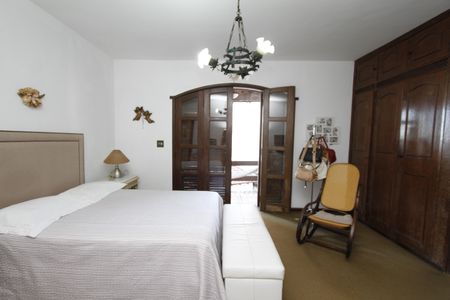 Casa para alugar com 365m², 5 quartos e 8 vagasQuarto 4 - Suíte