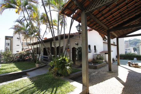 Casa para alugar com 365m², 5 quartos e 8 vagasJardim