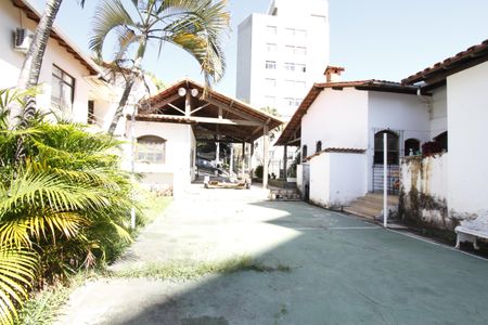 Casa para alugar com 365m², 5 quartos e 8 vagasQuadra