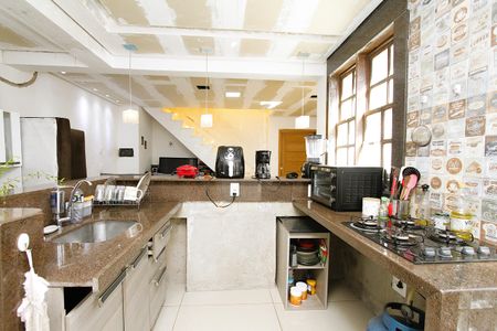 Casa para alugar com 365m², 5 quartos e 8 vagasCozinha 2