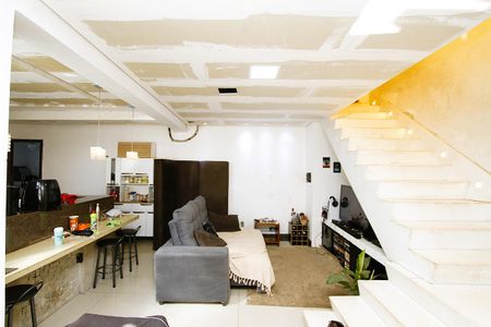 Casa para alugar com 365m², 5 quartos e 8 vagasSala andar de baixo