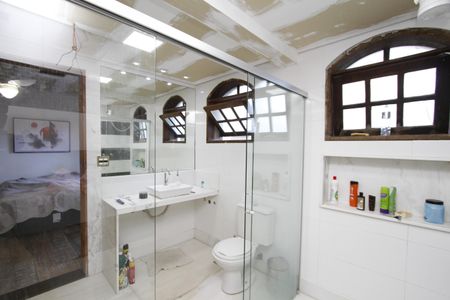 Casa para alugar com 365m², 5 quartos e 8 vagasBanheiro DO QUARTO 5