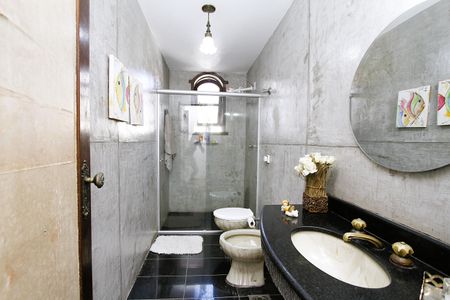 Casa para alugar com 365m², 5 quartos e 8 vagasBanheiro Social