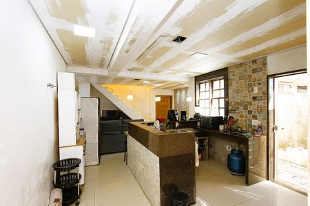 Casa para alugar com 365m², 5 quartos e 8 vagasSala andar de baixo