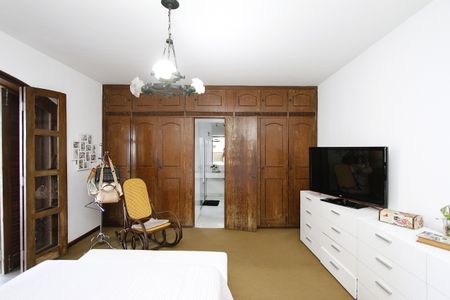 Casa para alugar com 365m², 5 quartos e 8 vagasQuarto 4 - Suíte