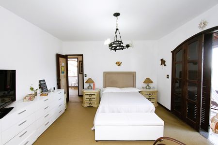 Casa para alugar com 365m², 5 quartos e 8 vagasQuarto 4 - Suíte