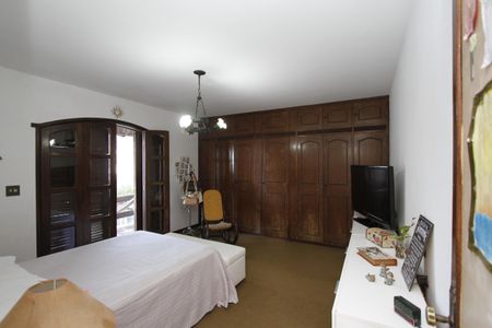 Casa para alugar com 365m², 5 quartos e 8 vagasQuarto 4 - Suíte