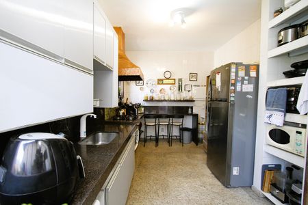 Casa para alugar com 365m², 5 quartos e 8 vagasCozinha