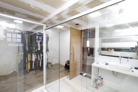 Casa para alugar com 365m², 5 quartos e 8 vagasBanheiro DO QUARTO 5