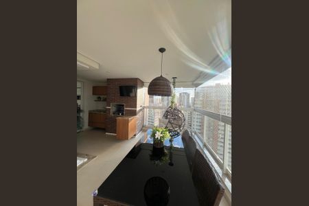 Apartamento à venda com 140m², 4 quartos e 3 vagasVaranda