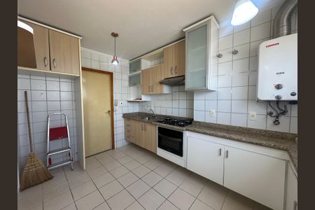 Apartamento para alugar com 107m², 3 quartos e 2 vagasCozinha