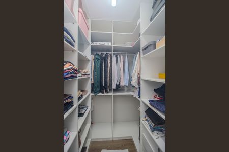 Apartamento à venda com 75m², 2 quartos e 2 vagas Apartamento à venda com 75m², 2 quartos e 2 vagasCloset