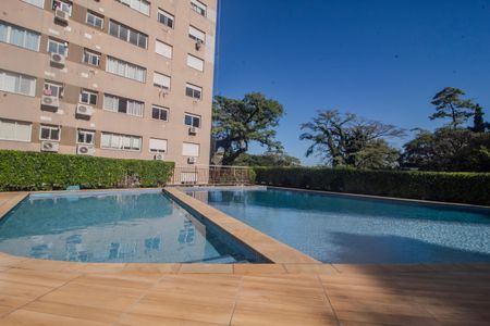 Apartamento à venda com 75m², 2 quartos e 2 vagas Apartamento à venda com 75m², 2 quartos e 2 vagasÁrea comum - Piscina