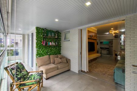 Apartamento para alugar com 110m², 2 quartos e 1 vagaSacada 