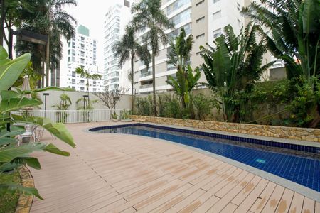 Apartamento para alugar com 120m², 5 quartos e 2 vagasÁrea Comum - Piscina