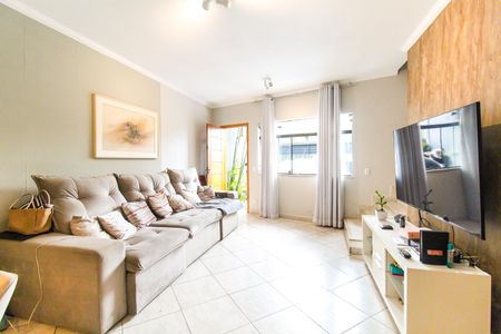 Casa à venda com 98m², 2 quartos e 2 vagas Casa à venda com 98m², 2 quartos e 2 vagasSala