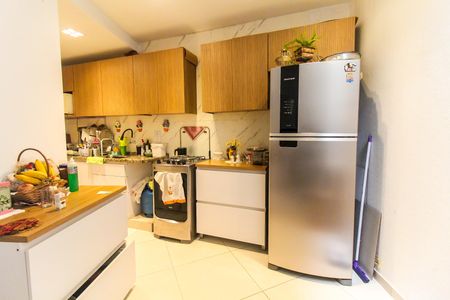 Casa à venda com 98m², 2 quartos e 2 vagas Casa à venda com 98m², 2 quartos e 2 vagasCozinha