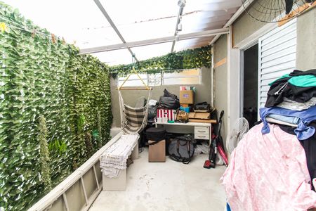 Casa à venda com 98m², 2 quartos e 2 vagas Casa à venda com 98m², 2 quartos e 2 vagasVaranda do Quarto 2/ Área de Serviço