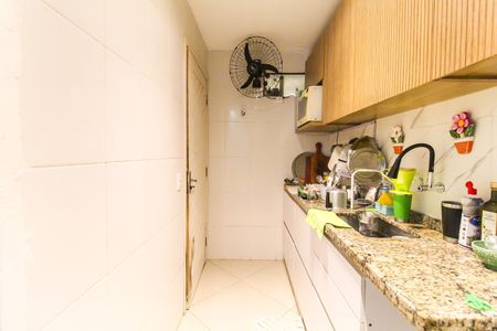 Casa à venda com 98m², 2 quartos e 2 vagas Casa à venda com 98m², 2 quartos e 2 vagasCozinha