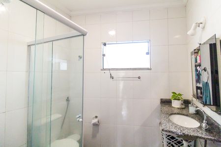 Casa à venda com 98m², 2 quartos e 2 vagas Casa à venda com 98m², 2 quartos e 2 vagasBanheiro