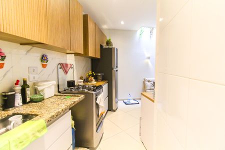 Casa à venda com 98m², 2 quartos e 2 vagas Casa à venda com 98m², 2 quartos e 2 vagasCozinha