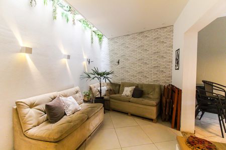 Casa à venda com 98m², 2 quartos e 2 vagas Casa à venda com 98m², 2 quartos e 2 vagasSala de Estar