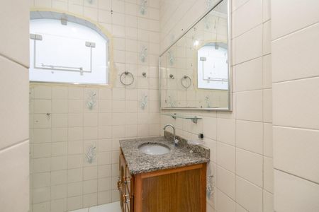 Casa para alugar com 300m², 4 quartos e 3 vagasBanheiro da Suíte 2