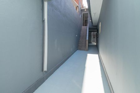 Casa para alugar com 300m², 4 quartos e 3 vagasCorredor externo