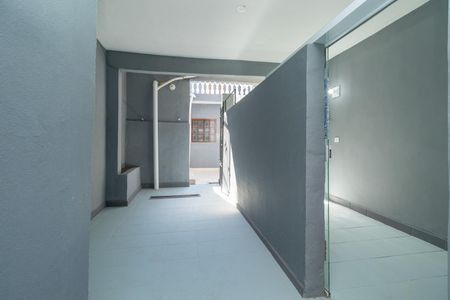 Casa para alugar com 300m², 4 quartos e 3 vagasCorredor externo