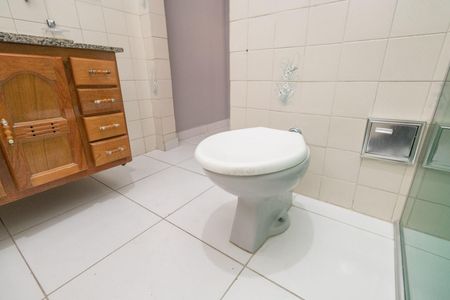 Casa para alugar com 300m², 4 quartos e 3 vagasBanheiro da Suíte 2