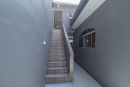 Casa para alugar com 300m², 4 quartos e 3 vagasCorredor externo