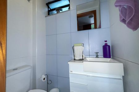 Casa de condomínio à venda com 210m², 4 quartos e 1 vagaBanheiro 1